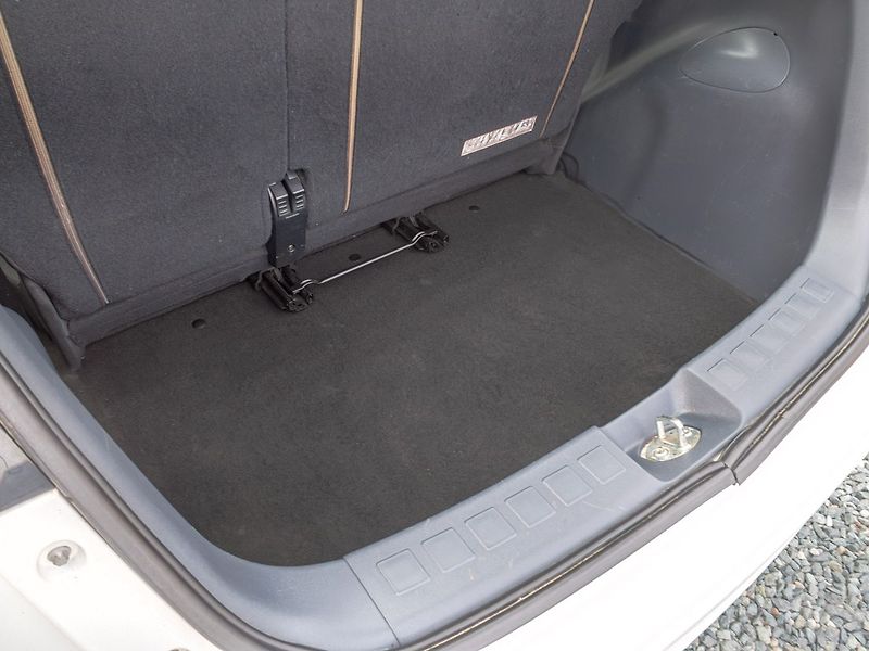 Mitsubishi Colt (2007) 1.1i 55KW – PO SERVISU! - fotka 28 z 36