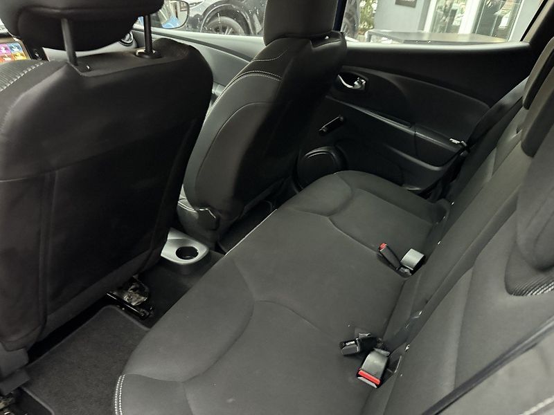 Renault Clio (2013) 1.2i Navi Klima Tempomat BT - fotka 23 z 50