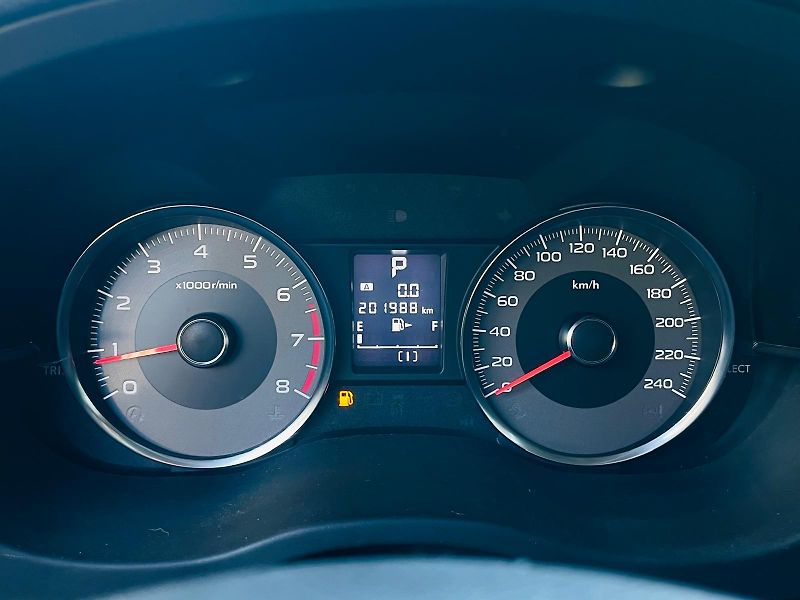 Subaru Forester 2.0i 4x4 AUT TAŽNÉ SERVISKA - fotka 43 z 43