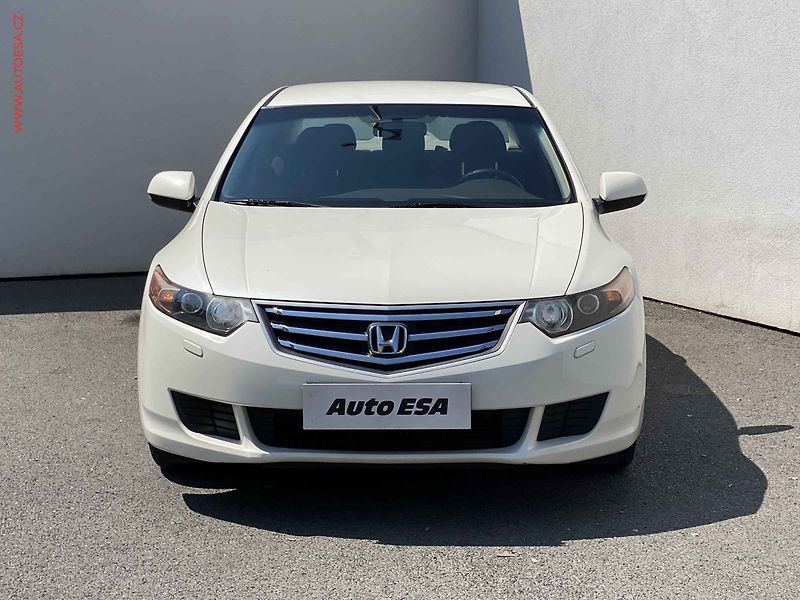 Honda Accord (2010) 2.0 i-VTEC, Comfort, výhřev - fotka 2 z 16