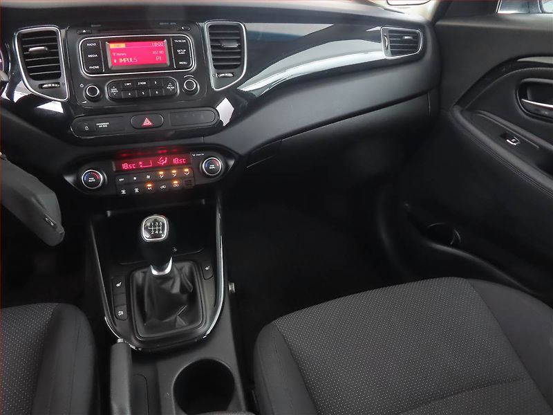Kia Carens (2014) 1.6 GDI, Tempomat - fotka 8 z 16