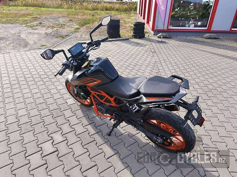 KTM 125 Duke (2021) - fotka 7 z 11