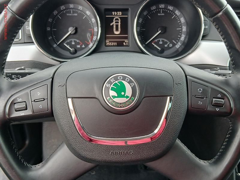 Škoda Superb (2011) 2.0TDi, DSG, výhřev sed. - fotka 18 z 21