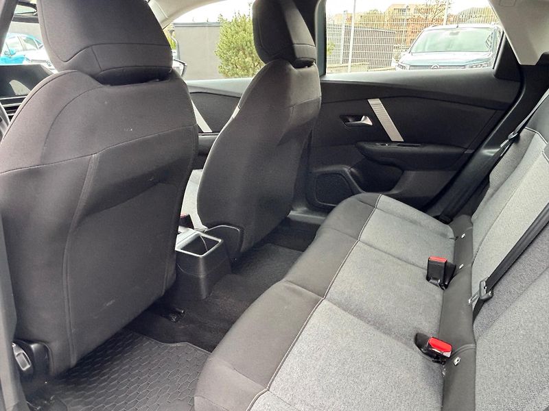 Citroën C4 (2022) - fotka 7 z 11