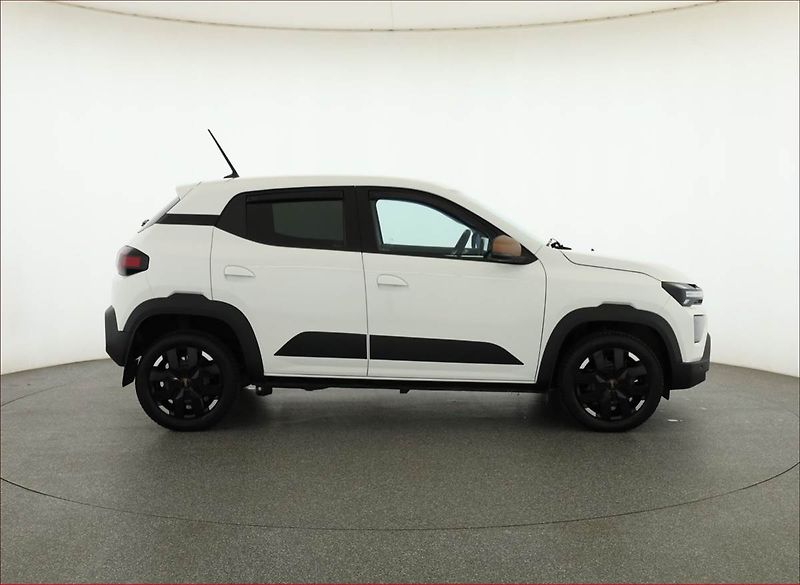 Dacia Spring (2025) Electric 65 (27 kWh), Automat - fotka 6 z 20