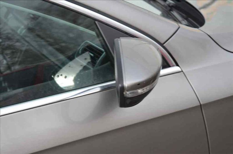 Volkswagen Passat (2012) VARIANT 2,0 TDI - fotka 14 z 26