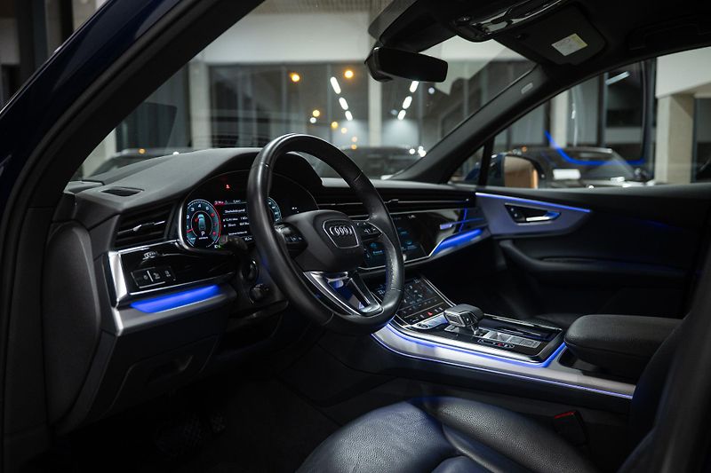 Audi Q7 (2022) S-LINE 55TFSI 250KW 4X4 VZDUCH - fotka 22 z 45