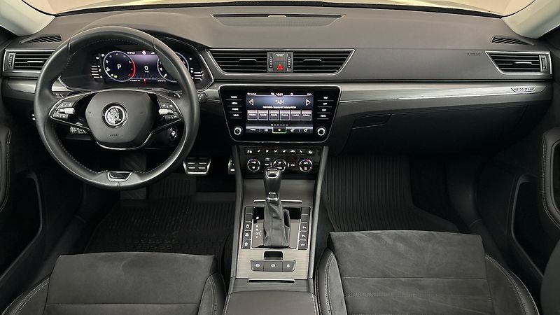 Škoda Superb 2.0 TSI DSG 4x4 Scout Combi - fotka 8 z 36