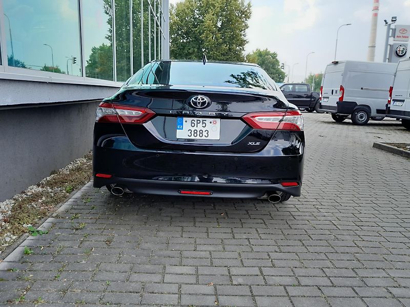 Toyota Camry (2020) XLE 3,6V6 1.maj. ČR  - fotka 8 z 41