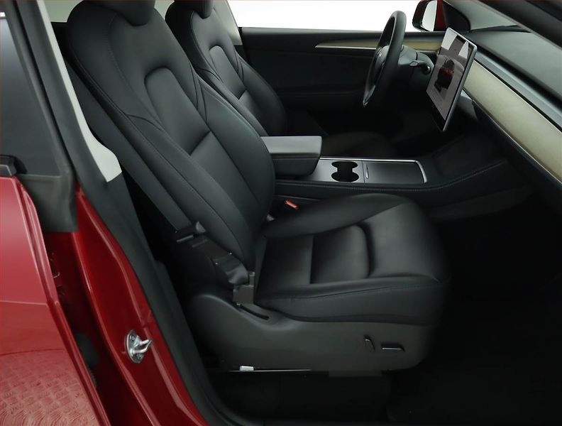 Tesla Model Y (2022) Long Range AWD 79kWh, SoH 91% - fotka 9 z 21