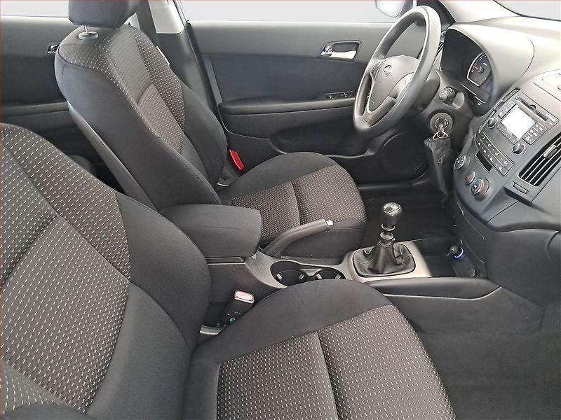 Hyundai i30 (2009) Comfort 1.4 CVVT, LPG, po STK - fotka 9 z 16