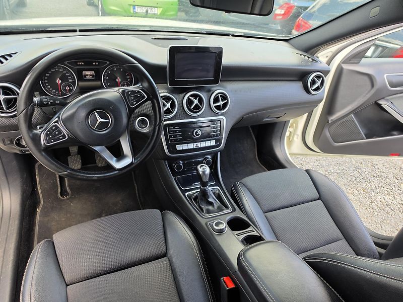 Mercedes-Benz Třídy A 160i  - fotka 13 z 18