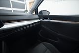 Volkswagen Golf 1,5 eTSI DSG KAMERA VÝHŘEV ČR - náhled 32