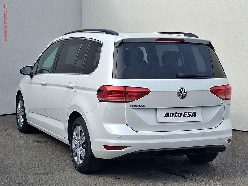 Volkswagen Touran (2016) 1.2 TSi, Comfortline, +kola - fotka 6 z 17