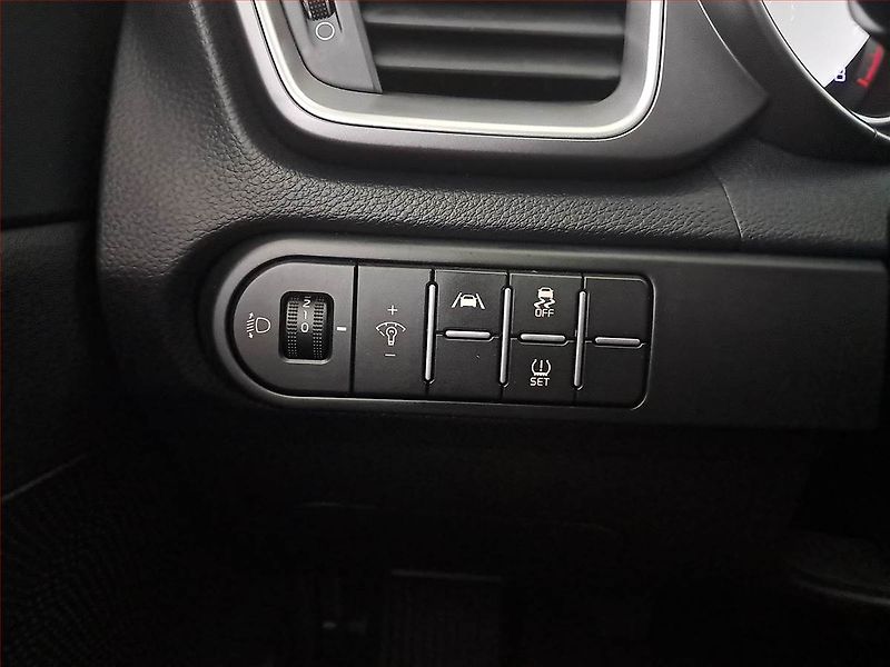 Kia Ceed (2022) 1.5 T-GDI, Serv.kniha - fotka 18 z 18