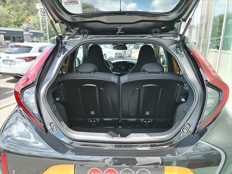 Toyota Aygo 1.5 HYBRID e-CVT  GR SPORT 116 - fotka 14 z 15