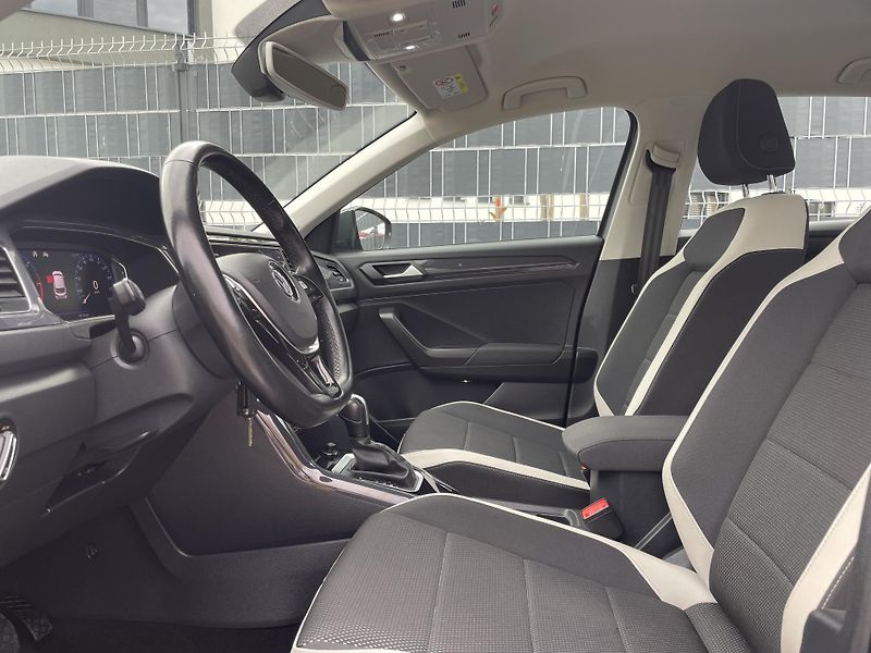 Volkswagen T-Roc (2019) 2.0 TDI 110 kW DSG SPORT - fotka 12 z 34