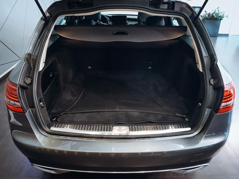 Mercedes-Benz Třídy C C 220d 4MATIC kombi - fotka 7 z 28