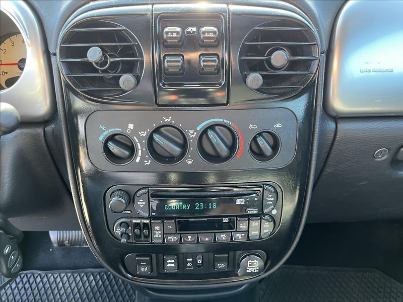 Chrysler PT Cruiser 2,4 i CABRIO AUTOMAT ALU - fotka 14 z 29