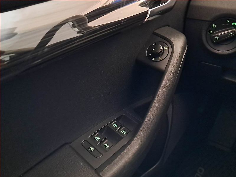 Škoda Octavia (2019) 1.5 TSI, Tempomat - fotka 15 z 16