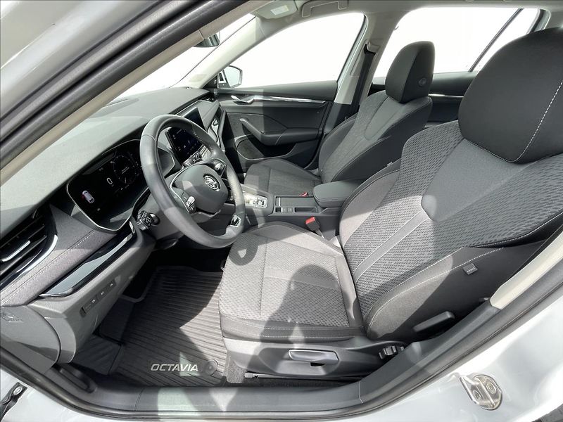 Škoda Octavia 2,0 TDI DSG Combi Style LED - fotka 4 z 24