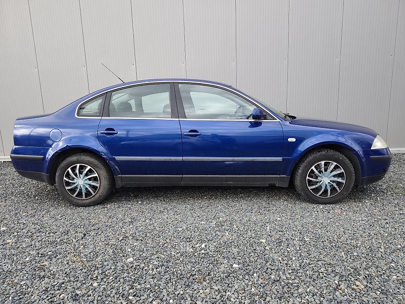 Volkswagen Passat 1.9 TDI 74KW, ČR - fotka 7 z 14