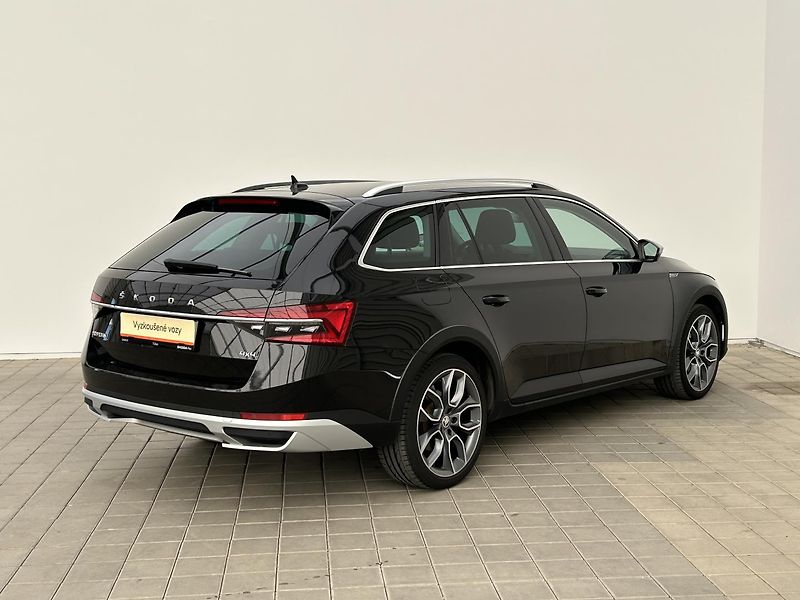 Škoda Superb 2.0 TDI 4x4 Scout - fotka 2 z 31