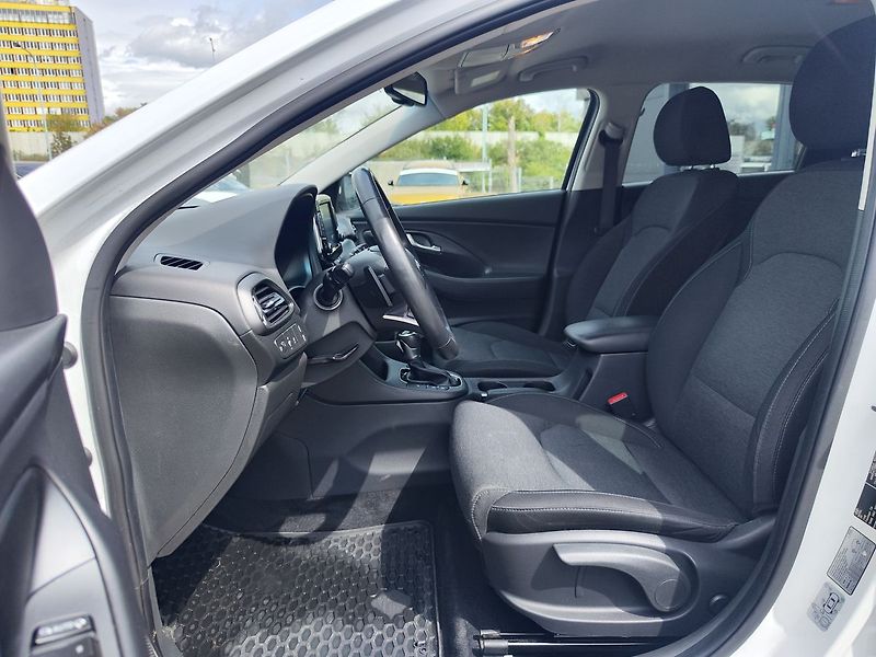 Hyundai i30 1.0 T-GDI/88kW Smart DCT - fotka 14 z 32
