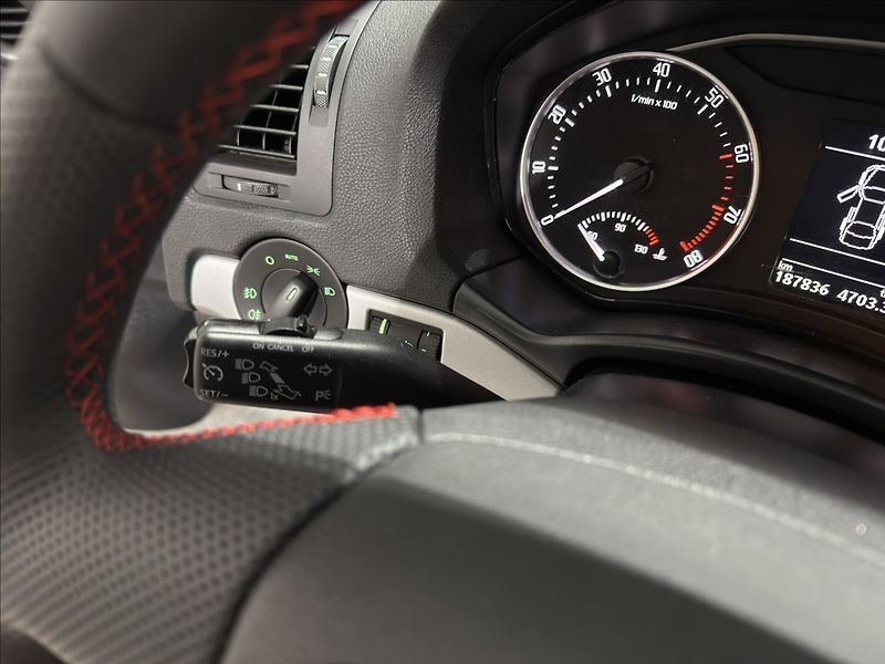 Škoda Octavia 1,4   TSI 90KW REZERVACE - fotka 10 z 29