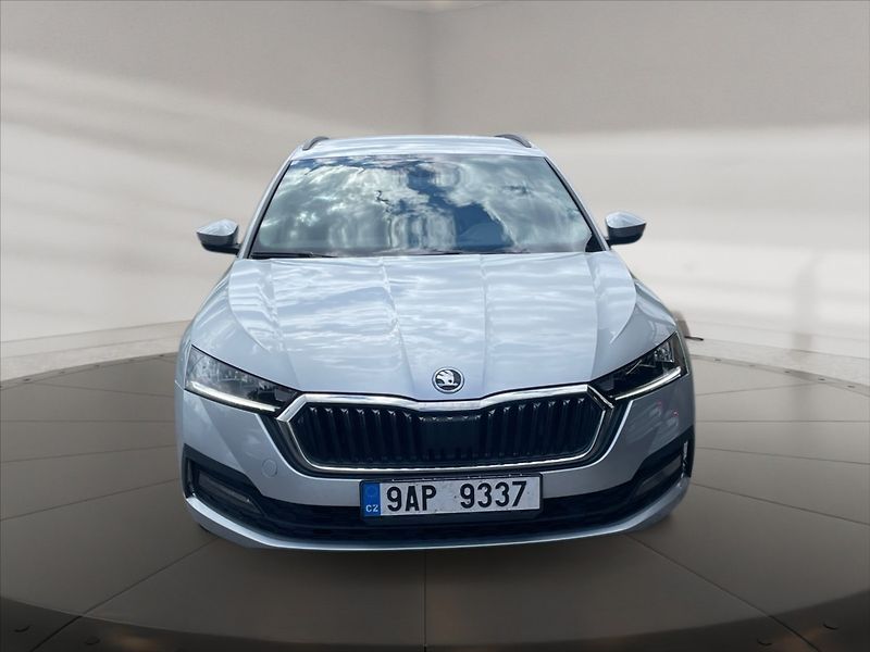 Škoda Octavia 2,0 TDI Ambition 4x4 DSG - fotka 2 z 11