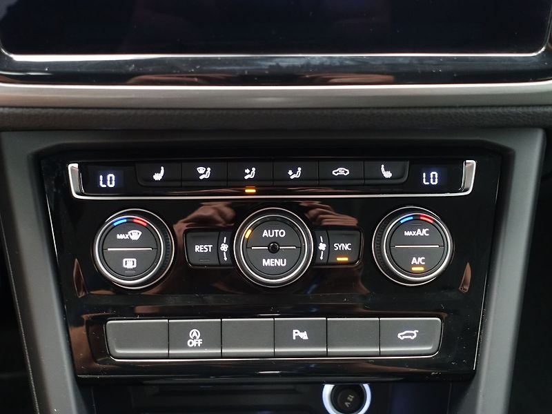 Volkswagen Touran 2.0 TDi, DSG, LED SVĚTLA - fotka 16 z 36
