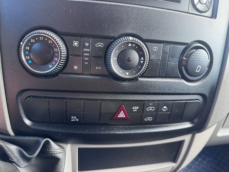 Mercedes-Benz Sprinter (2017) L2H2 2,2 CDI 120KW TAŽNÉ 1 MAJ - fotka 31 z 49