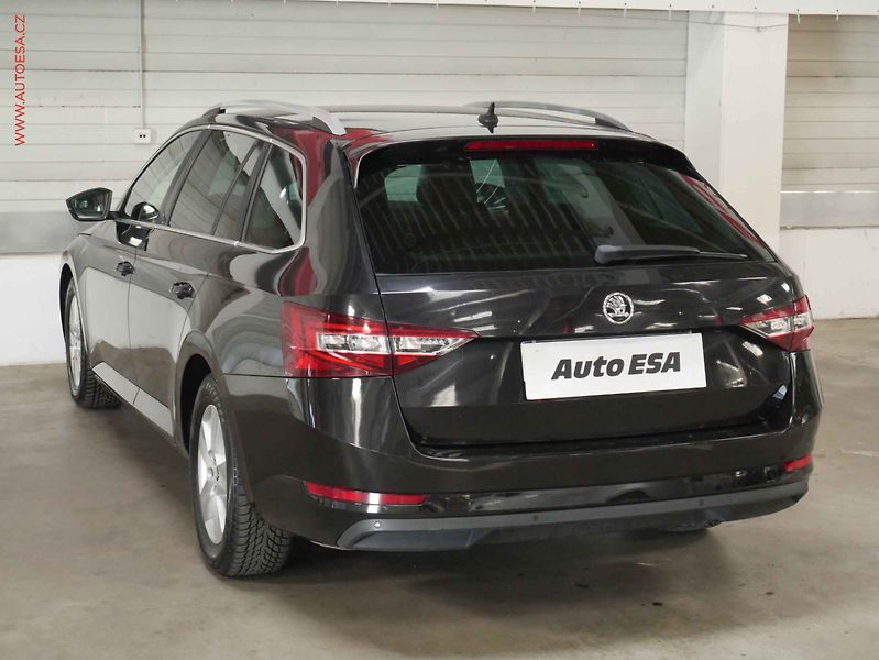 Škoda Superb (2018) 2.0 TDi 4x4, DSG, navi, bixen - fotka 4 z 22