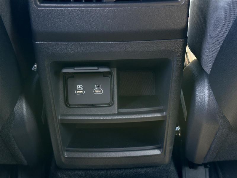 KGM Torres 1,5 GDI Hybrid 150kW Style - fotka 19 z 35