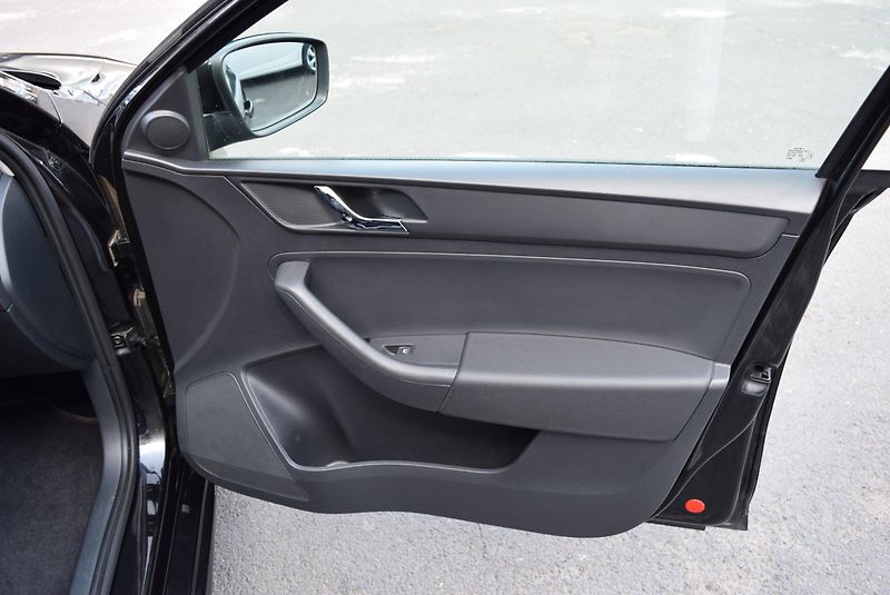 Škoda Rapid (2014) 1.2TSI 77kw ELEGANCE XEN ALU  - fotka 34 z 48