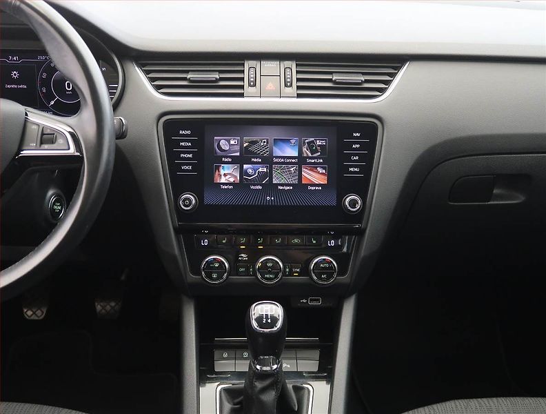 Škoda Octavia (2018) Style 1.6 TDI, Navi, Tempomat - fotka 12 z 24