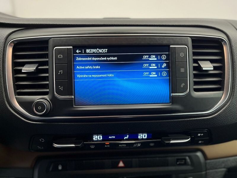 Toyota ProAce Verso Family 2.0 D 8AT Comfort NAVI - fotka 30 z 39