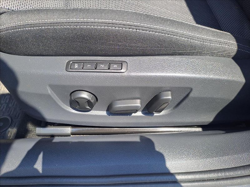 Škoda Superb 2,0 TDI DSG 4x4 1.MAJITEL - fotka 11 z 21