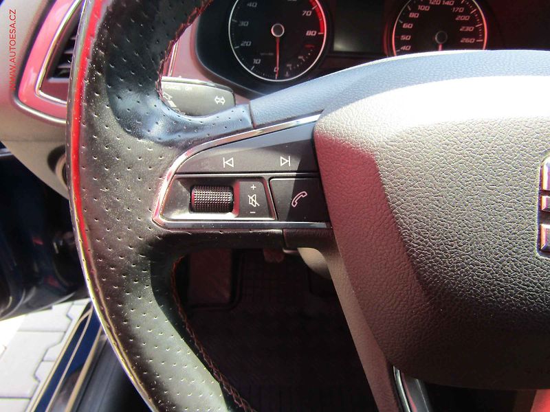 Seat Leon (2016) 1.8TSi, ČR - fotka 16 z 17