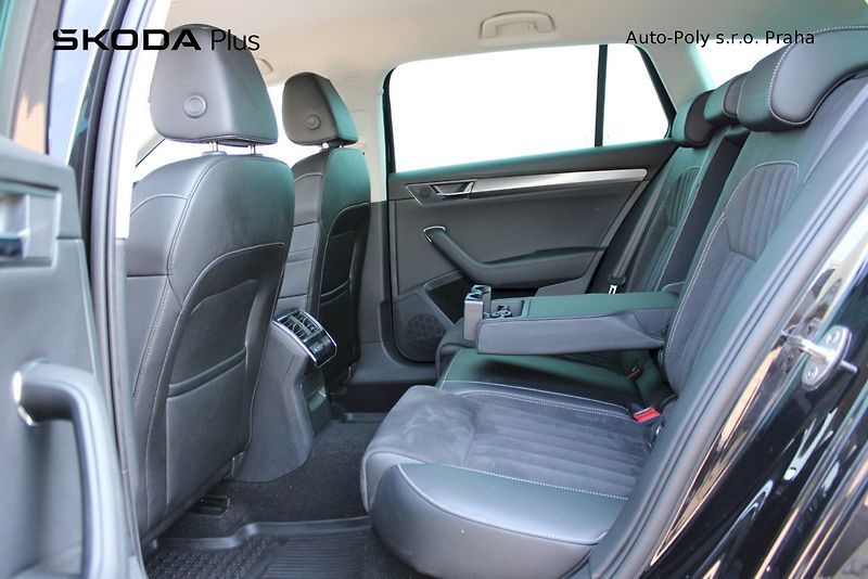 Škoda Superb (2023) 2.0 TDI 110 kW Style Plus - fotka 22 z 25
