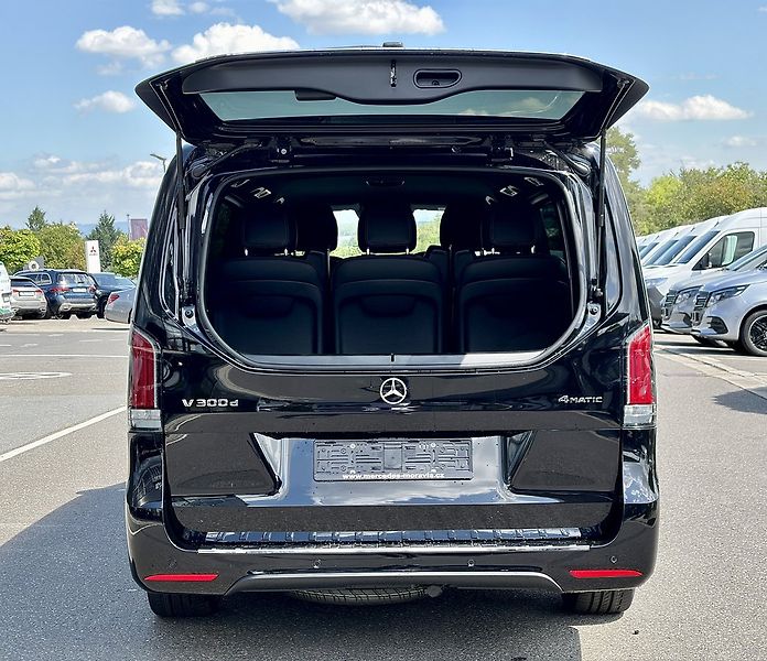 Mercedes-Benz Třídy V (2026) 300d EXCLUSIVE AMG 4M L AIR - fotka 7 z 36