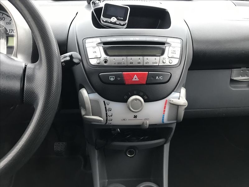 Toyota Aygo 1,0 - fotka 15 z 16