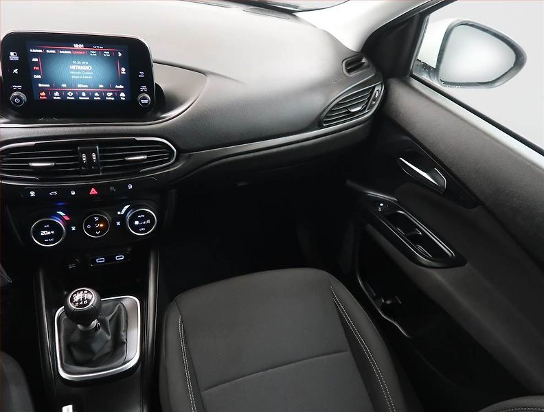 Fiat Tipo (2025) 1.6 MultiJet, ČR,1.maj - fotka 8 z 14