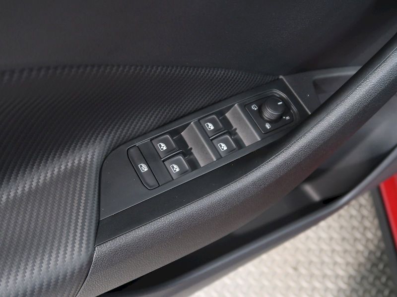 Škoda Scala (2026) MONTE CARLO 1.5TSI 110KW DSG P - fotka 36 z 38