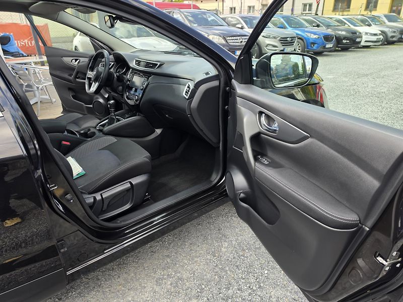 Nissan Qashqai 1.2 T Panorama  - fotka 11 z 16