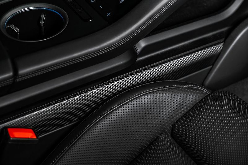 Porsche Taycan PDCC, ventilace, pano - fotka 26 z 41