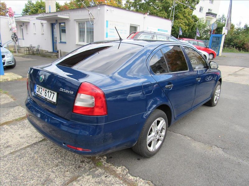 Škoda Octavia 1,6 TDi 77kW Sedan - fotka 5 z 30