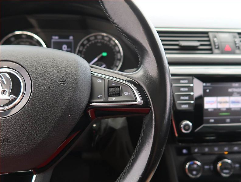 Škoda Superb (2015) Ambition 1.8 TSI, Automat - fotka 17 z 23