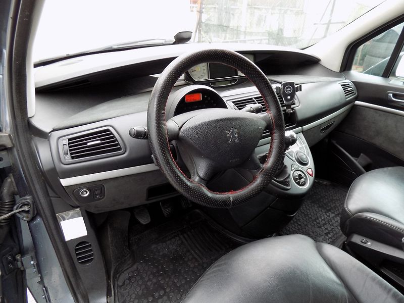 Peugeot 807 (2009) 2.0HDi/7.Míst/NAVI/LED/ - fotka 14 z 36
