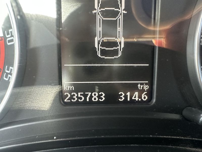Škoda Octavia (2013) 2.0TDI RS ser.knížka - fotka 24 z 33